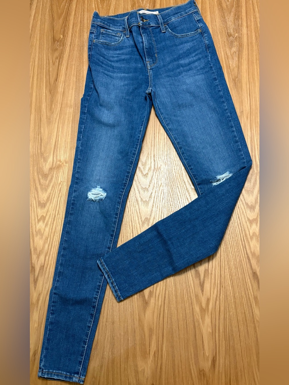 Levi's Blue Skinny Jeans with Knee Distressing